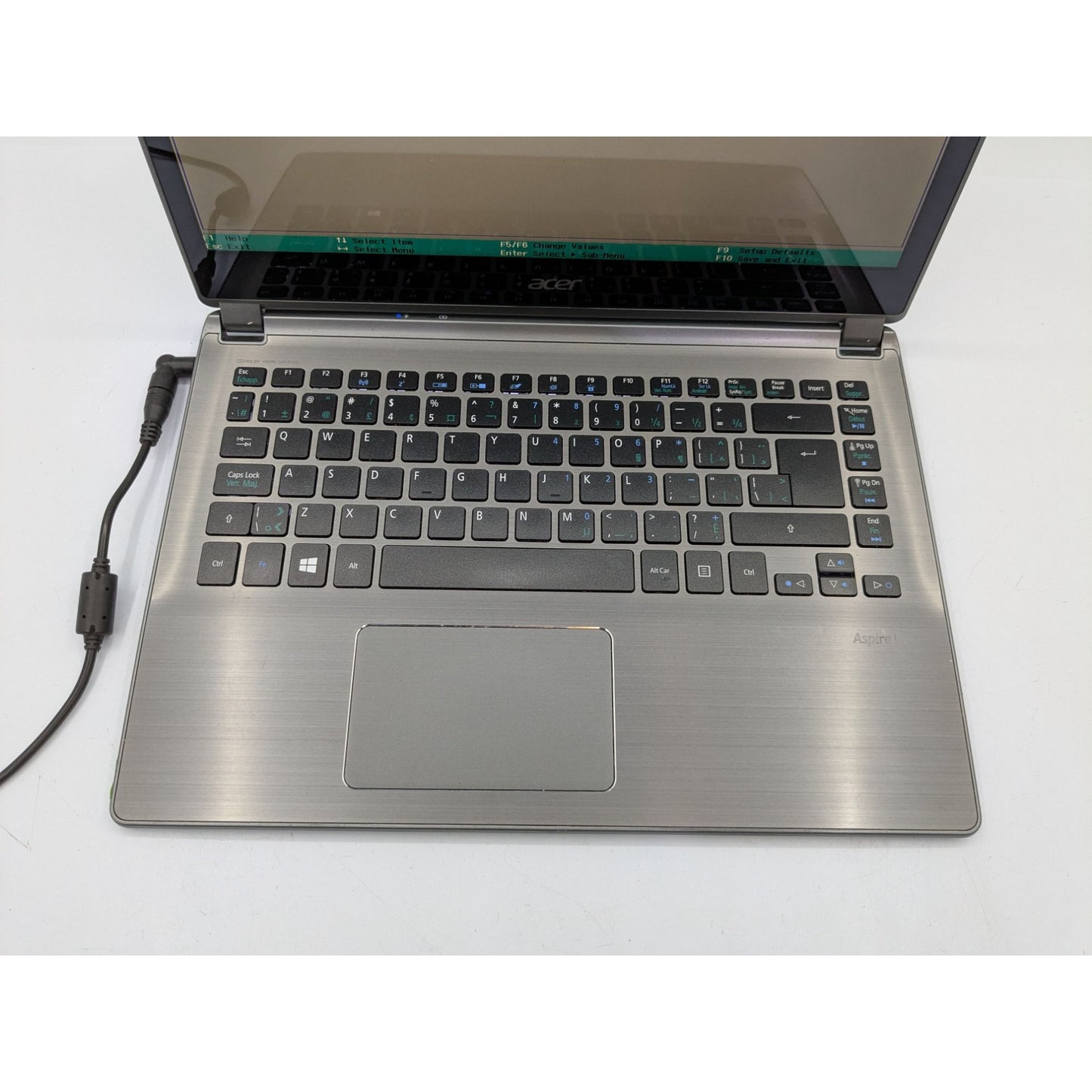 Acer Aspire V7-482PG 14" Intel Core i7-4500U 4GB RAM 1.80GHz Processor Laptop