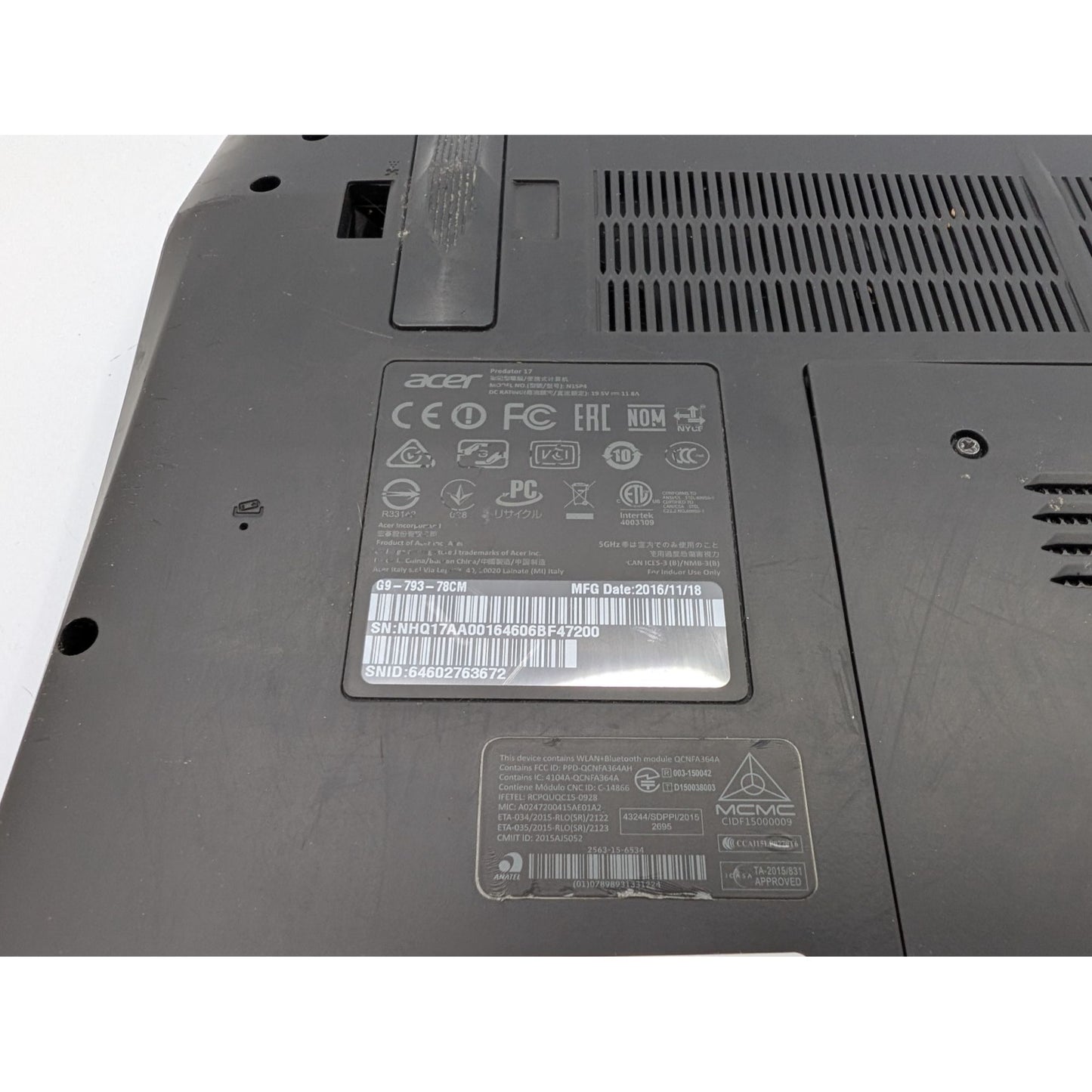 Acer Predator 17 G9-793-78CM 17.3" Screen Intel Core i7-6700HQ 2.60 GHz Laptop