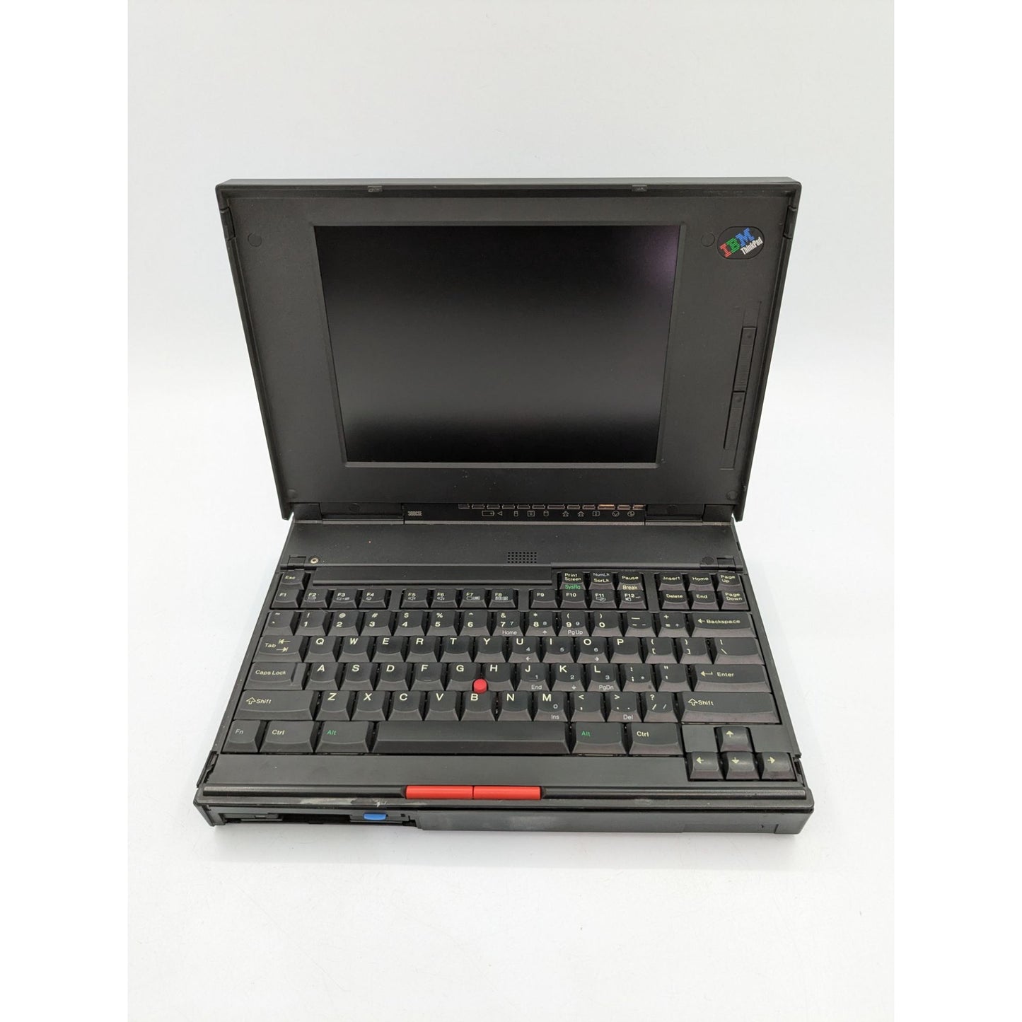 IBM ThinkPad 360CSE 9.5" Screen Intel 80486DX2 0.05 GHz Processor Black Laptop