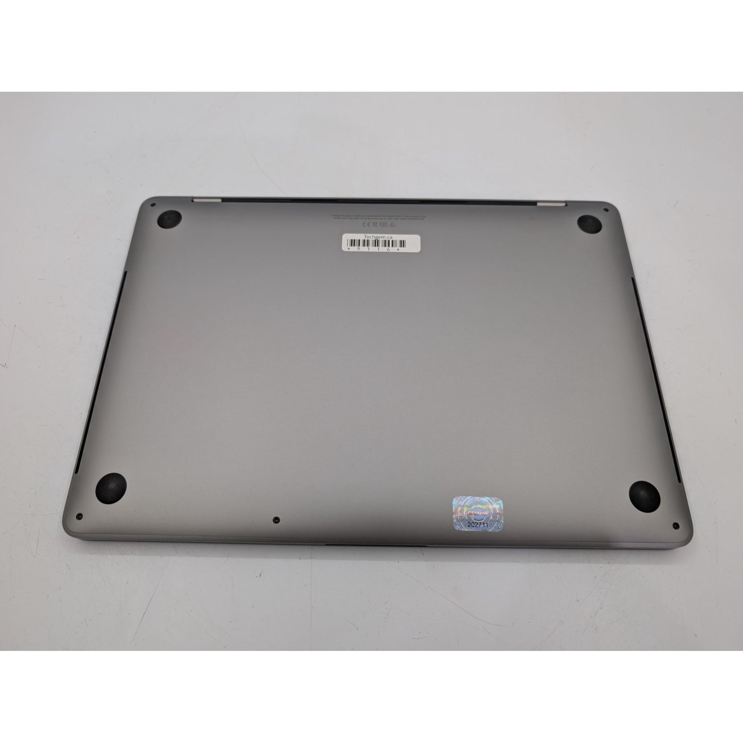 2020 Apple MacBook Pro A2251 13" Intel i7-1068NG7 2.3GHz 32GB RAM 512GB SSD